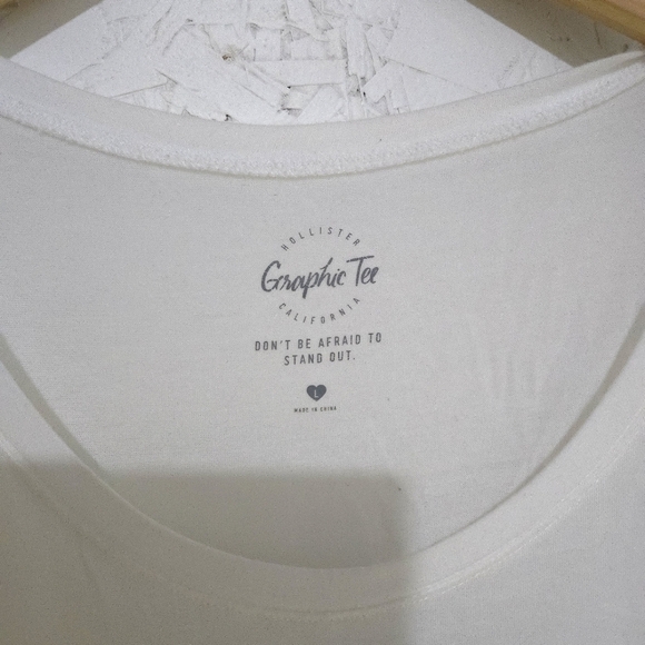 Hollister | White Floral Womens Graphic Tee - Picture 7 of 9